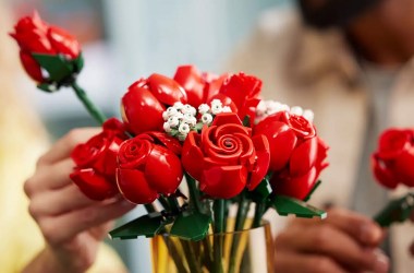 LEGO’s Bouquet of Roses set actually ‘blooms’ and is 20% off ahead of Valentine's Day